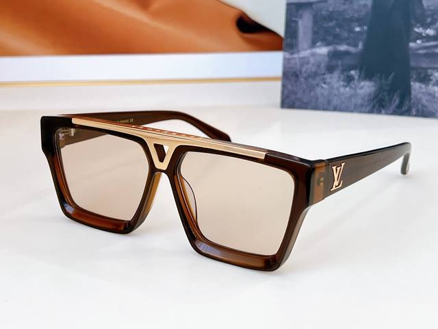 Louis Vuitto* Model：Z1502 Size：61 13-145