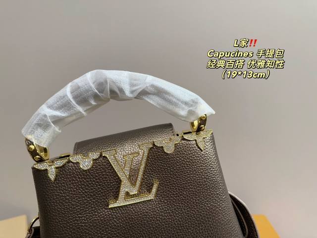 Comes with a foldable box size of 19.13 Lv Capucines handbag, featuring a unique design that is both fashionable and classic. It is super versatile and suitable for daily commuting. It is both stylish and stylish