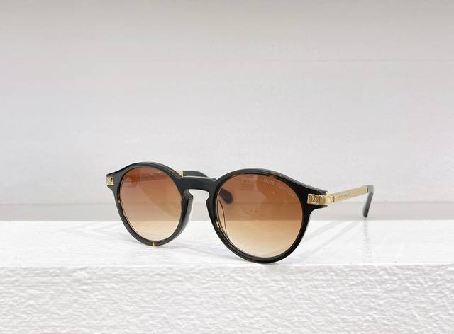 Louis Vuitton * Model: Z3108U Size: 60 Ports 16-145