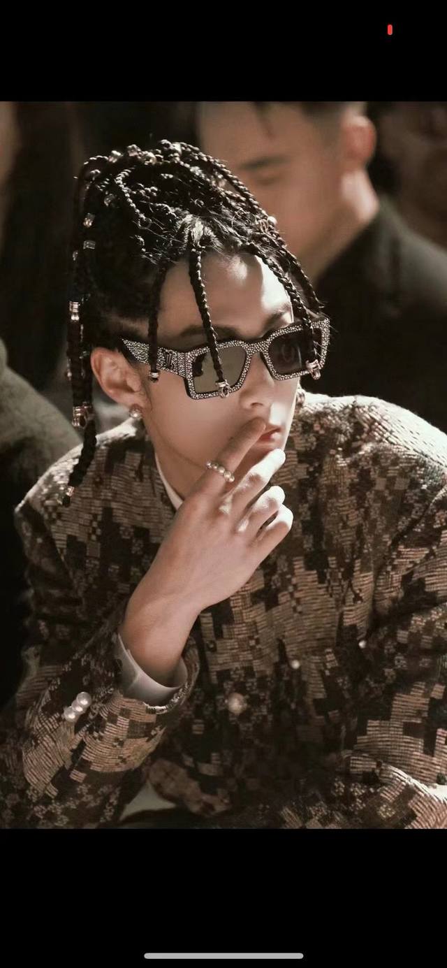 Louis Vuitton * Model: Z2396E Size: 54 ports 22 145