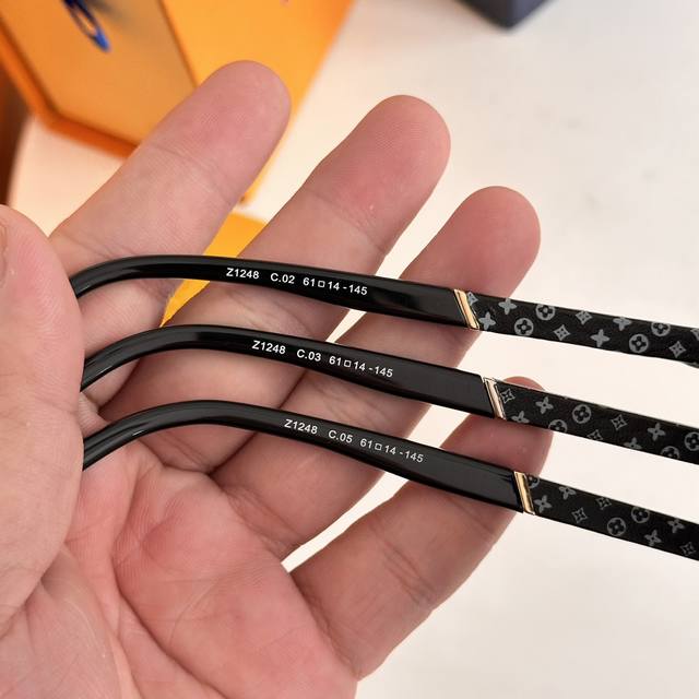 Detail drawing Louis Vuitton * Model: Z1248Size: 61 mouthed 14-145 unisex