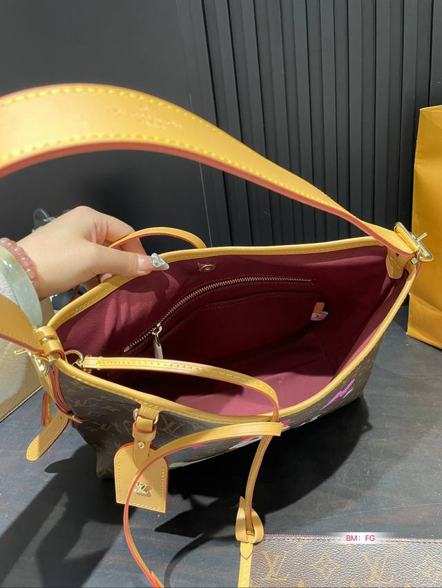 Comes with a folding gift box Lv, Kerry Ao bag, July new collection, old flower painted labubu women's bag, Carry All new collection, neverfull Lv, early spring game On series, Neverfull new shopping bag: