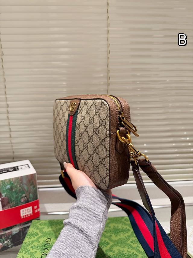 Gucci Ophidia Camera Bag with Original Ebony Second Layer Leather~This vintage style is particularly strong, with the original hardware inside! The upper body effect is also amazing, mainly enhanced by exquisite and special hardware to improve the ov