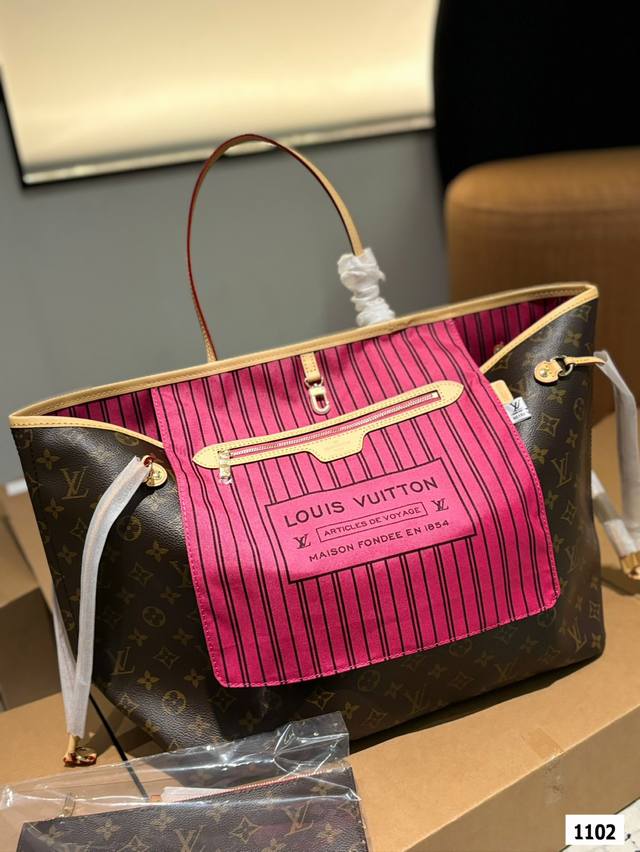 Gift box packaging Lv Neverfull shopping bag! An entry-level style! An absolute lifetime payment! This classic is self-evident! Street photography and practicality are both very popular choices! After receiving it, everyone can feel the air raid betw