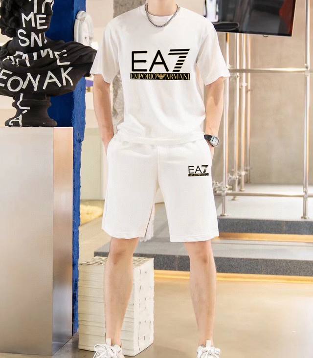 Armani Fat Gospel 2024 Official Website Same Style World renowned luxury brand The summer men's double silk high-quality product set adopts imported original fabric, which is a trendy and versatile item of the season. Concise and elegant, precise