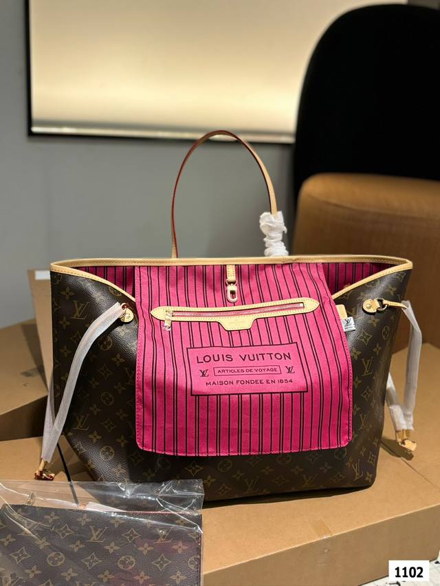 Gift box packaging Lv Neverfull shopping bag! An entry-level style! An absolute lifetime payment! This classic is self-evident! Street photography and practicality are both very popular choices! After receiving it, everyone can feel the air raid betw