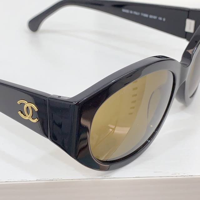 Chanel Model: 71598 Size: 54 Ports 20-140