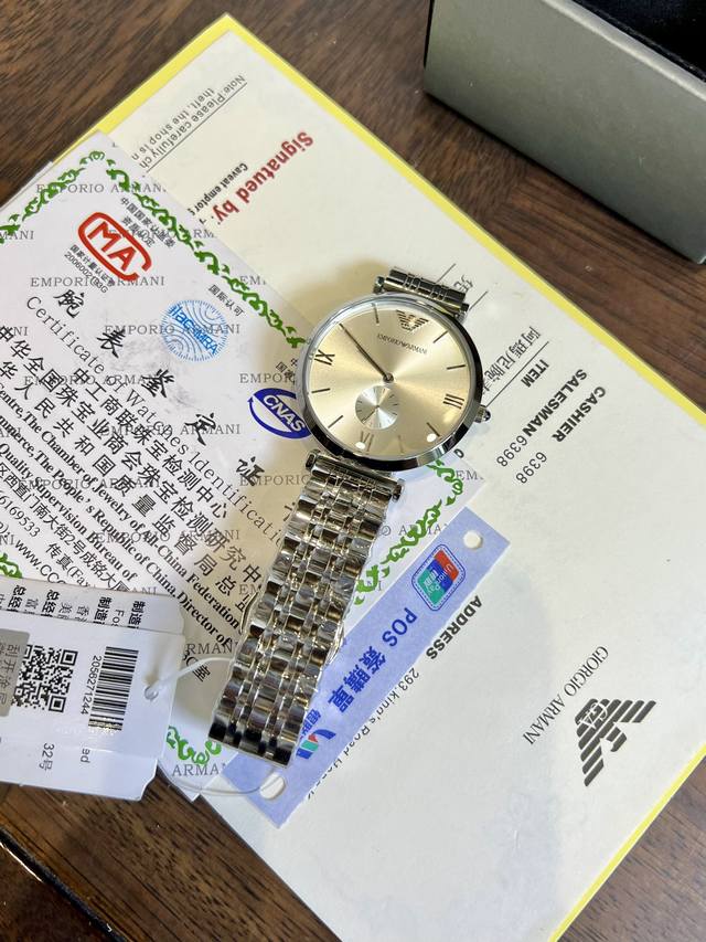 FFFH picture of the same 25 Armani three needle men's watch with full packaging is strongly back in stock. Those who have sold it know how popular this series is. Don't worry about sharing pictures, there is a large amount of stock available, and it