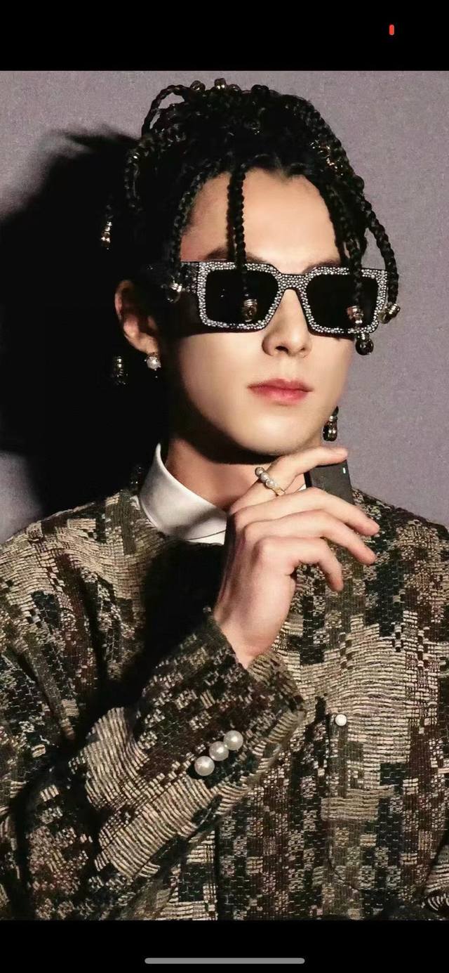 Louis Vuitton * Model: Z2396E Size: 54 ports 22 145