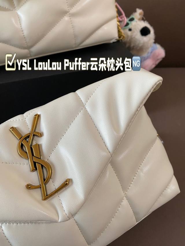 Comes with pendant and gift box Ysl Loulou Puffer Cloud Pillow Bag Loulou is extremely popular at the counter this year. It is soft, comfortable, and chubby in appearance, like holding a marshmallow. It has a high aesthetic value and practicality. Fu