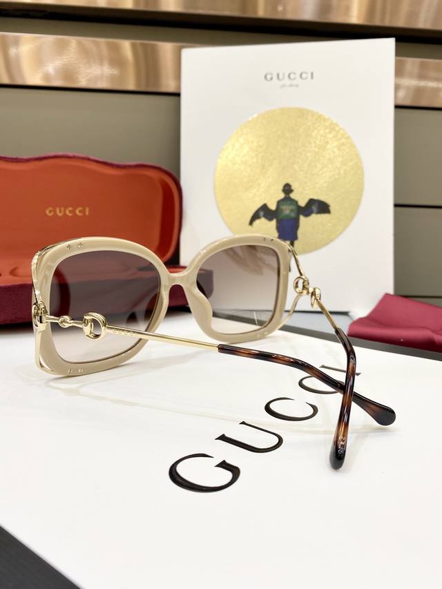 Gucc * Gg1021S Size: 56 Ports 18-135