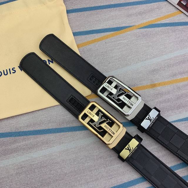 Product Name: Lv... Louis Original order automatic belt material from Vuitton: Original leather belt with 100% head layer leather belt guaranteed to be genuine leather, 24K pure steel buckle, counter original order quality, fine workmanship, fashiona
