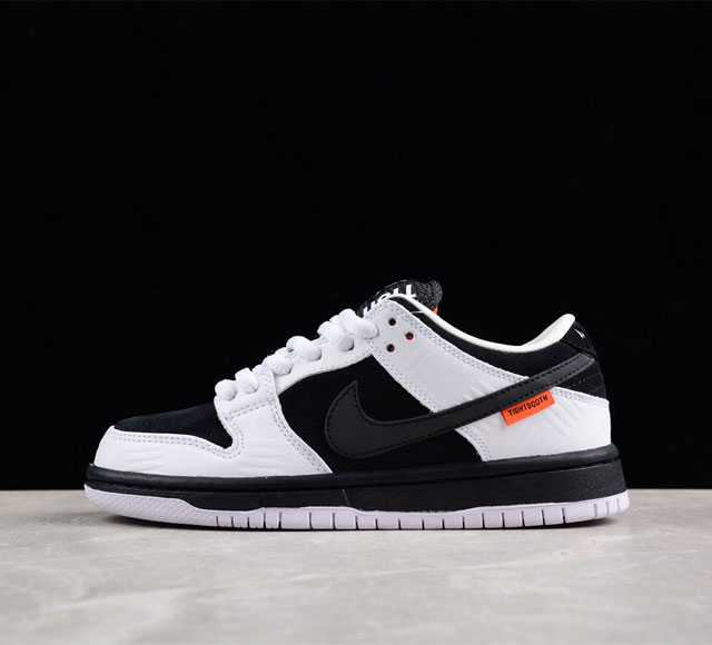 Sexually priced version of Tightbooth X Nk Sb Dunk co branded reverse panda Sb low top casual sports skateboard board shoes Fd2629-100 size 36 36.5 37.5 38