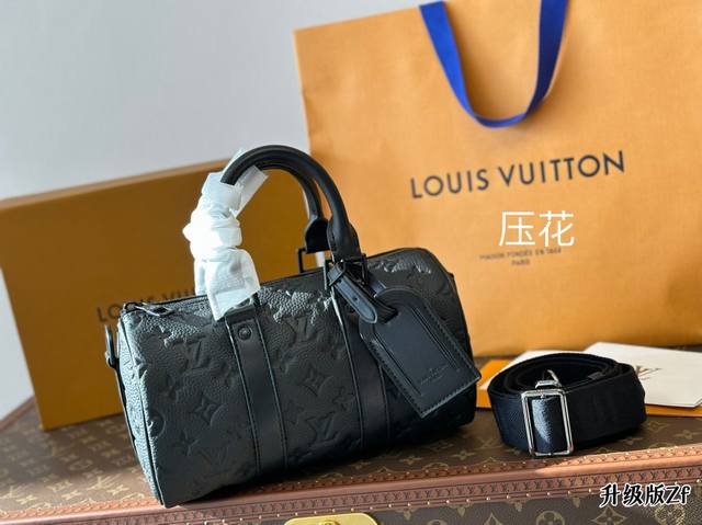 Embossed folding box Lvkeepall pillow bag, new handheld crossbody size 25 * 14cm, suitable for both men and women: