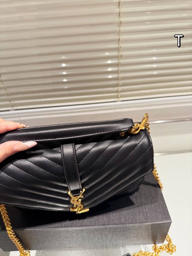 Folding gift box Ysl mailman bag, this year's super hot mailman bag, Saint Laurent flip mailman bag self retention recommendation, Saint Laurent ysl Niki counter new star style, recommended by many bloggers, retains ysl's consistent rock spirit and u