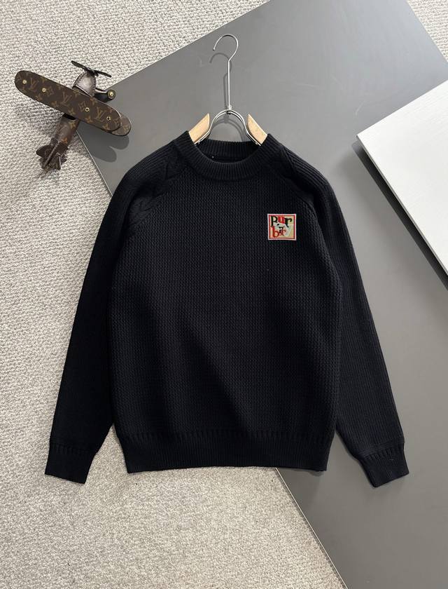 The next day, the latest round neck sweaters for autumn and winter on Burberry's 2024 official website will be shipped, and they will be on sale at the counter simultaneously! Specially supplied wool blended fabric Comfortable to feel It can directly