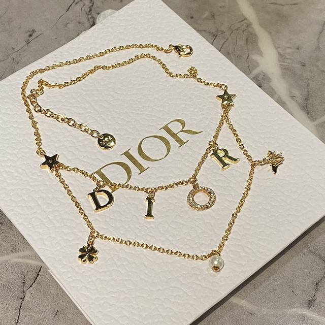 Dior letter double layered necklace with the same material: