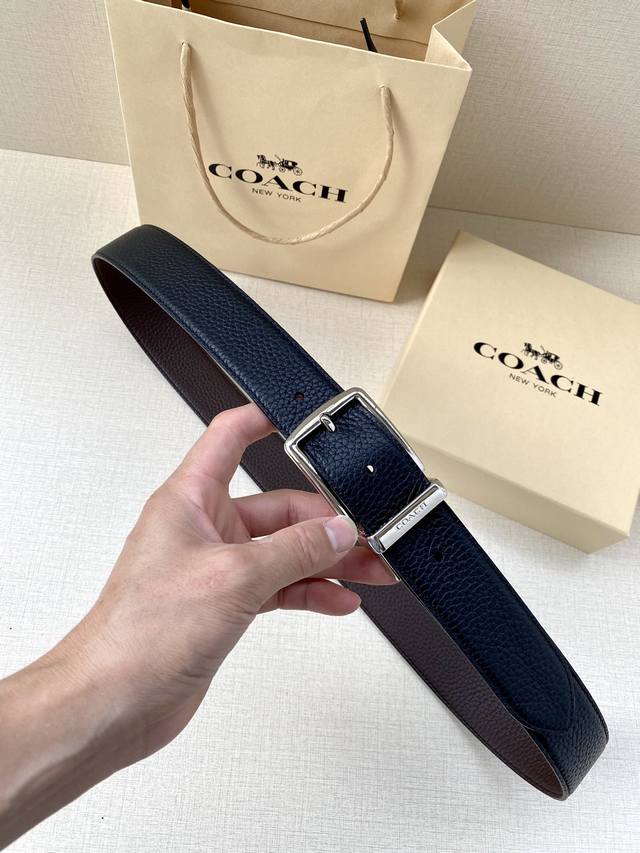 The 3.7cm wide Coach double-sided belt is made of sports calf leather and comes with a classic logo buckle. It is one product with two different appearances. Its fit can be personalized and can be cut with scissors. Saz D45 Smm