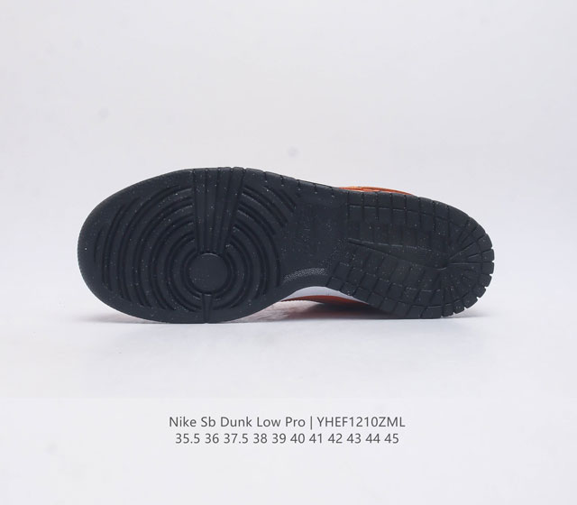 The Nike Sb Dunk Low Pro Men's and Women's Skateboarding Shoes are classic retro sneakers with a low cut design that creates a classic Dunk style insole. The heel is lined with a Zoom Air cushion