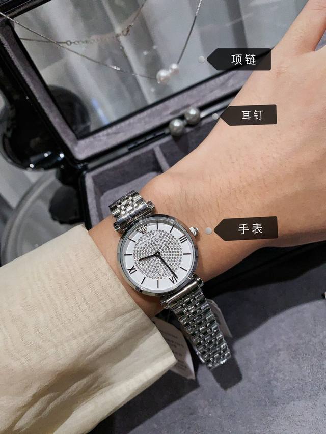 The three piece set without a box can be purchased in bulk in the market, and giving it to a counter is the authentic product! Specially provided by the platform, accompanied by an official synchronized anti-counterfeiting code certificate. Scan and