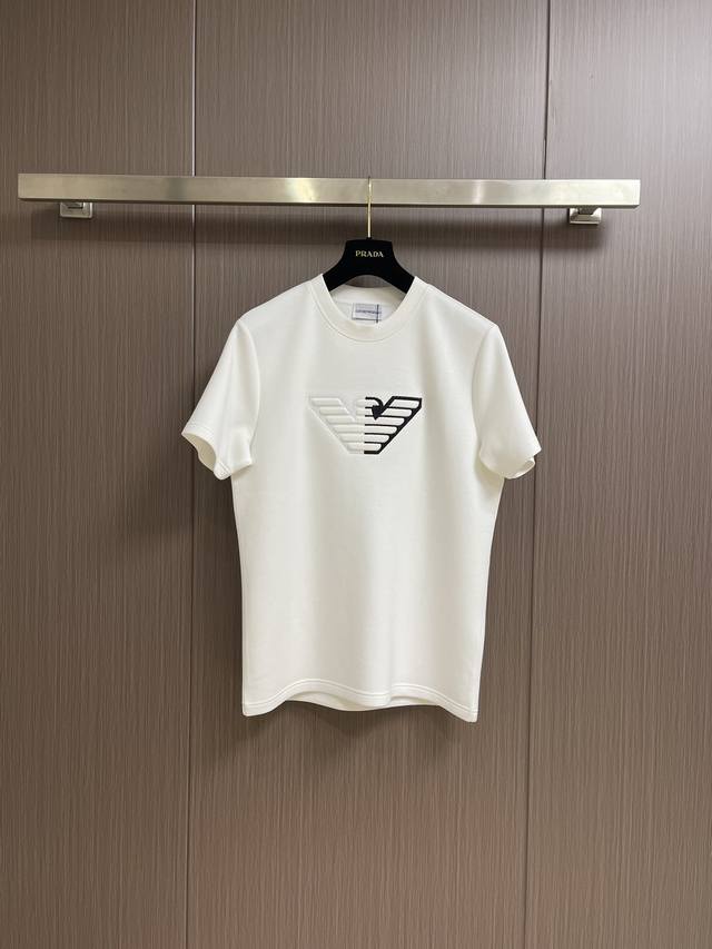 EA 2024 Armani new round neck T-shirt, made of high-quality imported fabric with solid color, featuring a contrasting front logo decoration. The latest design for spring and summer combines simplicity, atmosphere, and business leisure. Imported custo