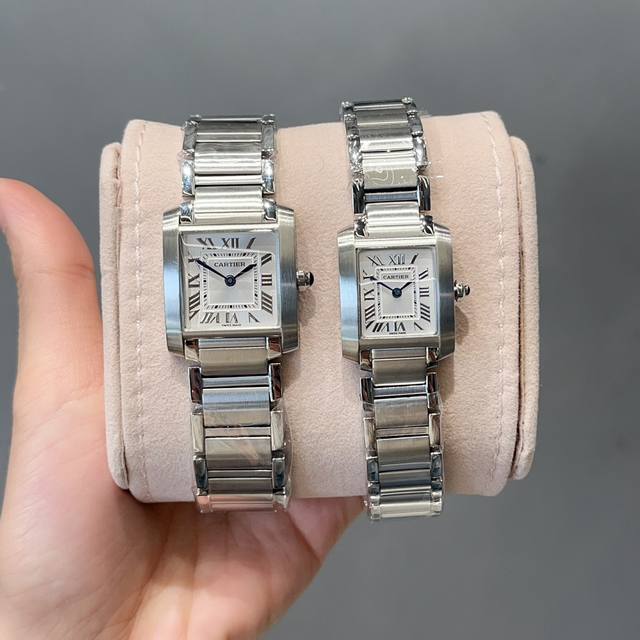 Platinum Diamond 20 Cartier French Tank Series Tankfrancaise, Swiss quartz movement, 316L stainless steel case and bracelet, tempered crystal mirror, gemstone round bead crown, medium size: width 27Mm, length 32mm: