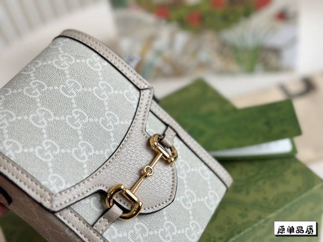 The full package Gucci1955 mobile phone bag was originally intended for those who wanted to go into the tiger head chest bag and were ready to pay. As soon as they turned around and saw this phone bag, they immediately fell in love with the love cabi