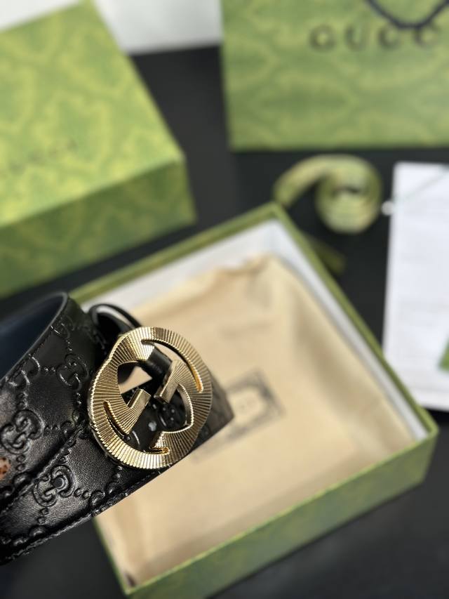 Comes with Gucci belt kit, high-end and elegant, low-key and luxurious, with connotation. It is a must-have item for successful people and is the first choice for personal use