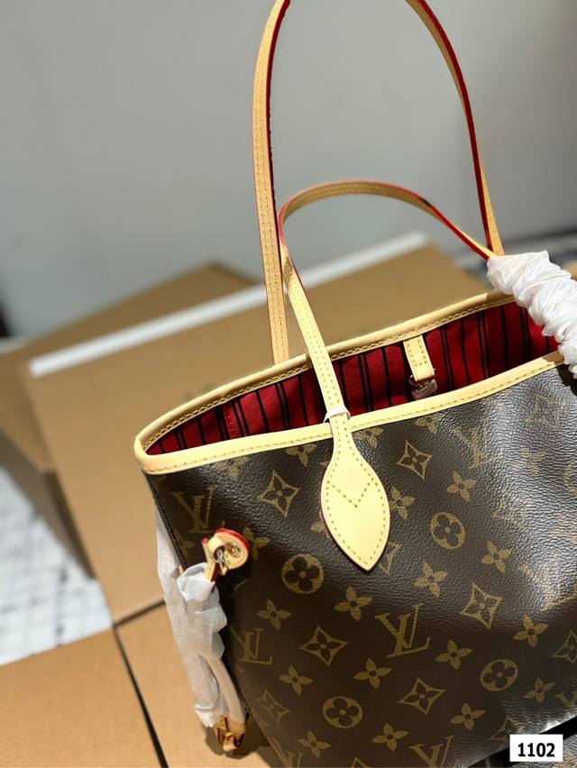 Gift box packaging Lv Neverfull shopping bag! An entry-level style! An absolute lifetime payment! This classic is self-evident! Street photography and practicality are both very popular choices! After receiving it, everyone can feel the air raid betw