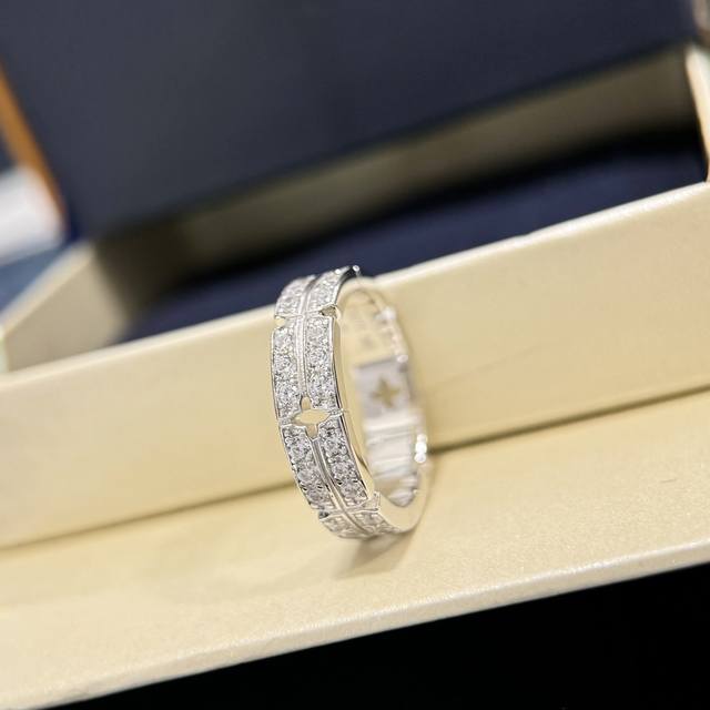 A4774 Donkey Home's new hollowed out double row diamond ring, high-end customized 925 pure silver, creates a girl's heart bursting! Exquisite craftsmanship, meticulous attention to detail in all aspects, and excellent texture! Highly recommended elec