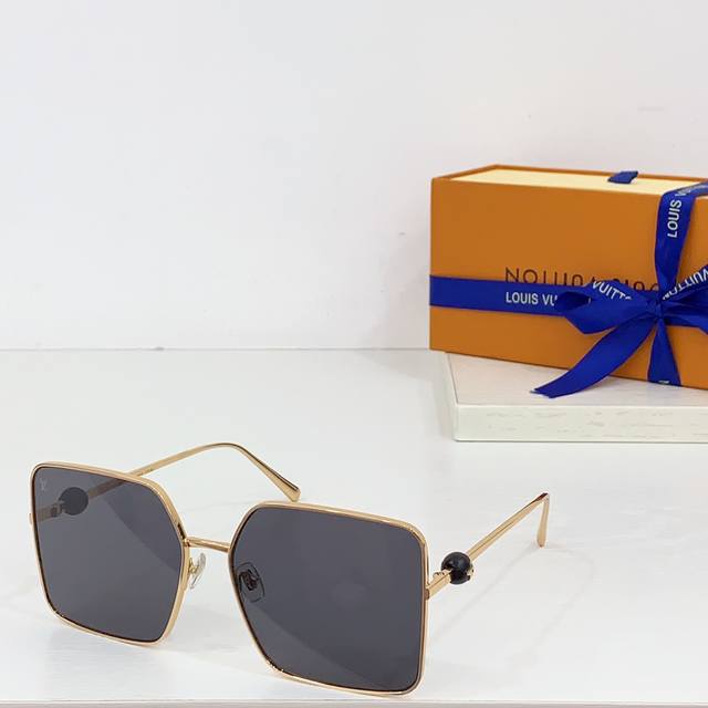 Louis Vuitton * Model: Z1996Usize: 63 ports 16-145