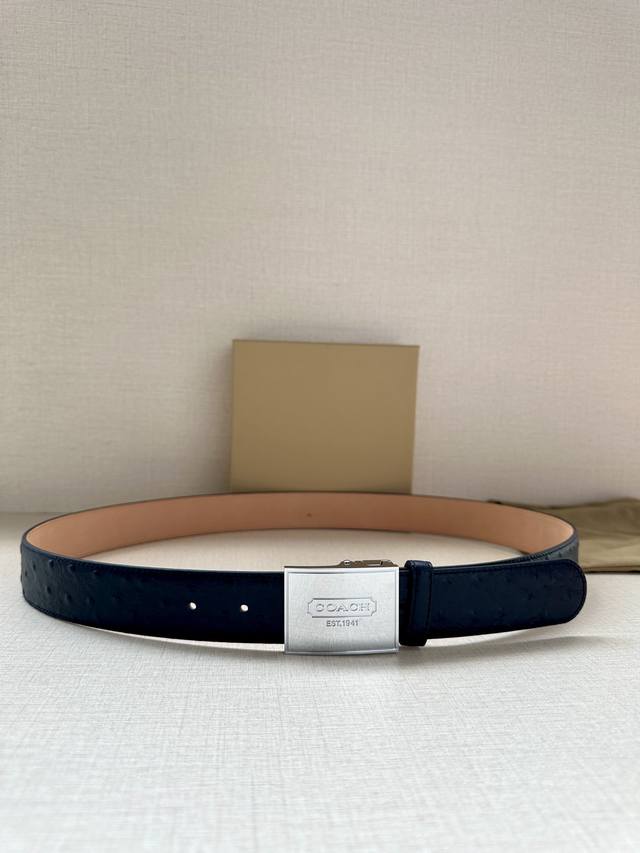 As a well-known fashion brand, Coach with a width of 3.5cm often cleverly integrates its brand logo into the design of the belt, such as printing the brand's initials, patterns, etc. on the buckle or belt, which not only highlights the brand's identi