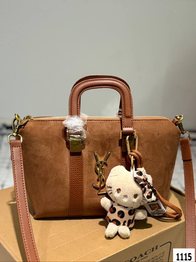 The Ysl handbag with accompanying box is a hot and stylish new item that looks great when you go out. Size 22 17