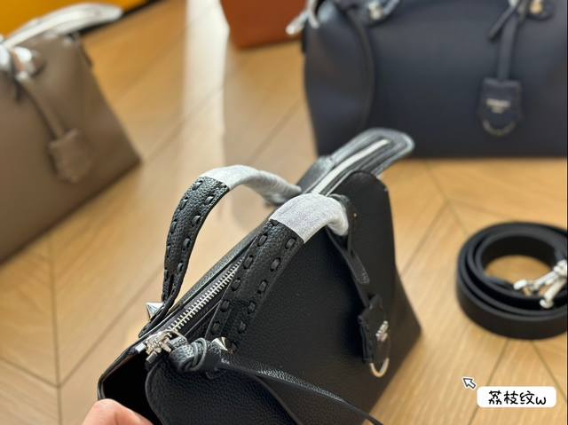 Fendi Women's By The Way Series Mini Single Shoulder Handbag, Black Series, Full of Luxury, Size 27 * 15Cm, Box free Handheld Crossarm: