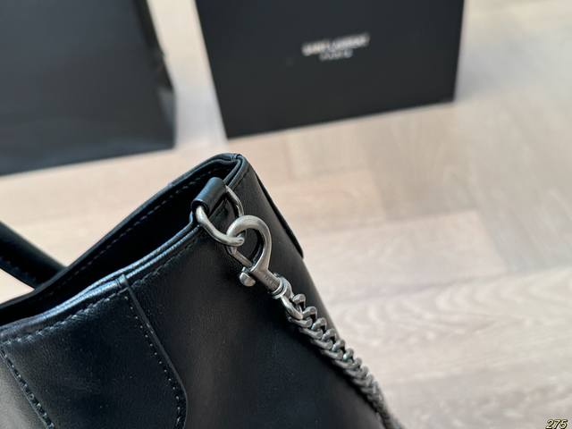 Saint Laurent ysl Tote Bag Simple bag body unlocks fashion charm cool and cute The most beautiful girl in the whole street Size 32 22