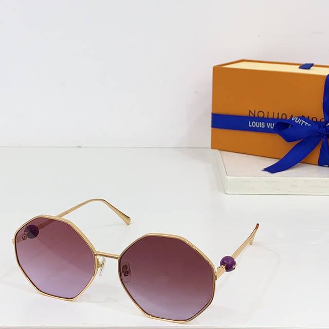 Louis Vuitton * Model: Z1995Usize: 61 mouth17-145