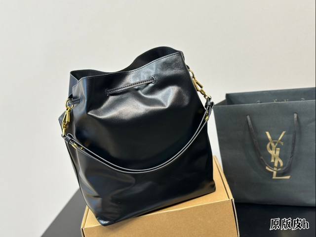 Cowhide Ysl New Product Cowhide Leather Floor Fashion Casual Size 23 * 21cm