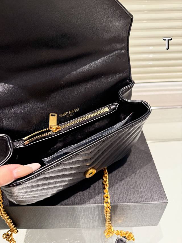 Folding gift box Ysl mailman bag, this year's super hot mailman bag, Saint Laurent flip mailman bag self retention recommendation, Saint Laurent ysl Niki counter new star style, recommended by many bloggers, retains ysl's consistent rock spirit and u
