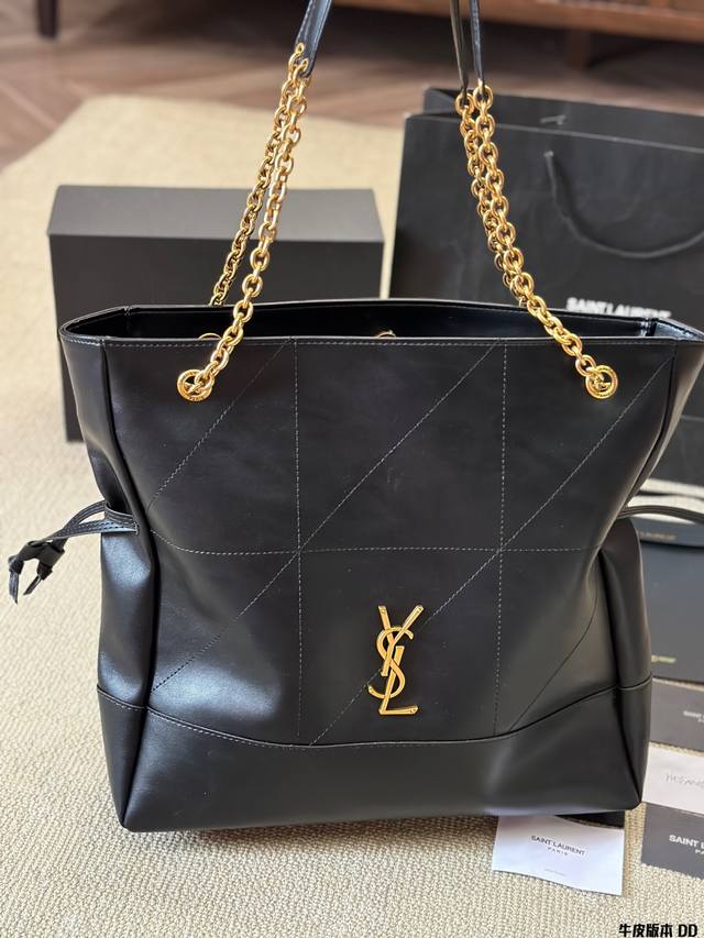 The leather Ysl 24 new Jamie 4.3 Pochon style is very popular, with high-end black and gold color matching, fashionable bag shape, sufficient capacity, and versatile fit. The sturdy bag has a slender upper body and a lazy feeling! Bag