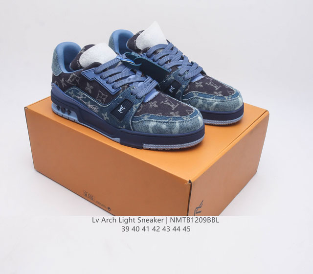 Louis Vuitton Lv board shoes are fashionable sports shoes with a trendy thick sole and height increasing men's shoes. They are comfortable, non slip, and versatile, dominating the entire fashion and entertainment industry. The details of the shoe are