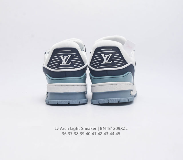 Louis Vuitton Lv's board shoes are fashionable sports shoes with a thick sole that increases the height of the shoes for both men and women. They are comfortable, non slip, and versatile, dominating the entire fashion and entertainment industry. The 