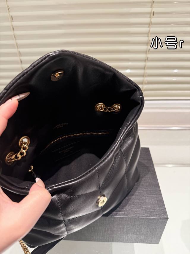 Original Order Small Ysl Saint Laurent Women's Puffer Quilted Sheepskin Full Set Folding Box Packaging This Year's Most Valuable Autumn and Winter Bag YSL Soft and Sticky Cloud Bag Yang Mi YSL Soft and Sticky Cloud Bag Loulou Bag Review: