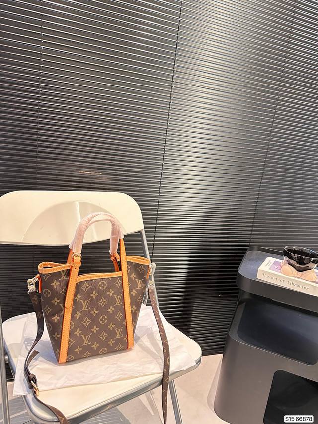 Matching Box Lv Bucket Mother and Child Bag This bag is really simple, the more you look at it, the better it looks. The capacity is very touching and easy to hold daily carry on items. Size: 18 22, item number 66878. Revision: