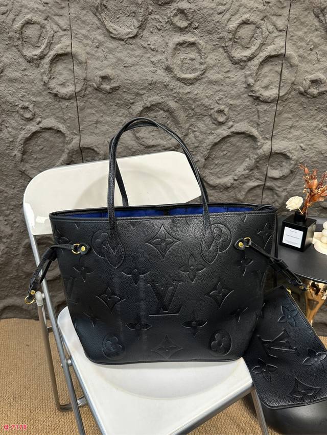 Before the Lv Neverfull shopping bag, I couldn't get the beauty of the classic NF bag. Lv's most classic bag can be said to be the most classic bag and the first luxury bag for many sweet potato babies