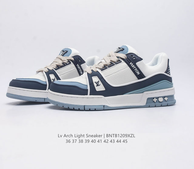 Louis Vuitton Lv's board shoes are fashionable sports shoes with a thick sole that increases the height of the shoes for both men and women. They are comfortable, non slip, and versatile, dominating the entire fashion and entertainment industry. The 