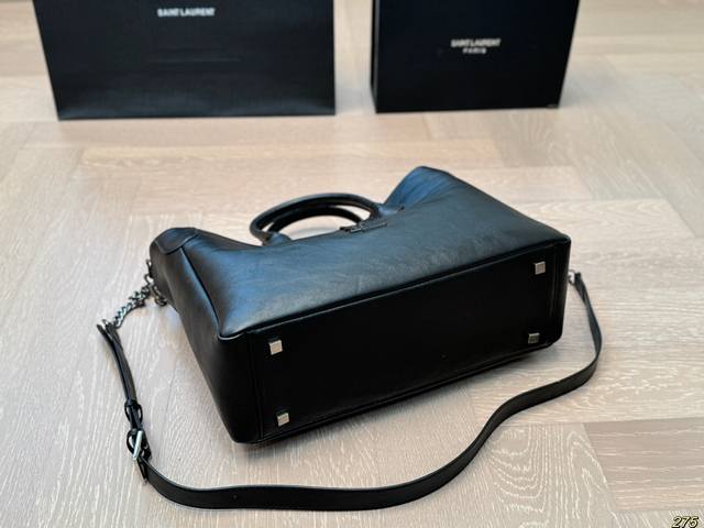 Saint Laurent ysl Tote Bag Simple bag body unlocks fashion charm cool and cute The most beautiful girl in the whole street Size 32 22