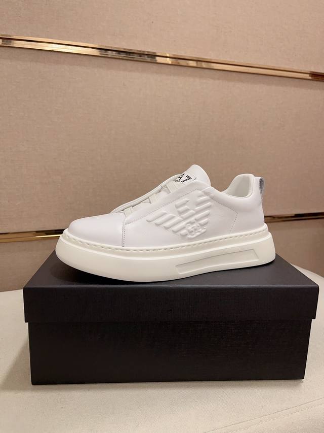 Factory price: Armani official website synchronizes with the latest shoe upper made of imported cowhide. Leather lining, foam outsole, top-notch handmade fine craftsmanship, perfect for those perfectionist men who pursue high luxury quality 38 44