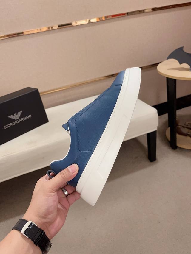 Factory price: Armani official website synchronizes with the latest shoe upper made of imported cowhide. Leather lining, foam outsole, top-notch handmade fine craftsmanship, perfect for those perfectionist men who pursue high luxury quality 38 44