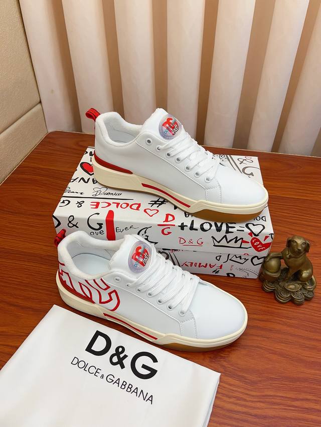 Actual price: Dolce&Gabbana DG original imported top layer cowhide and sheepskin lining, lightweight, comfortable, versatile on the feet, original special supply outsole highly favored by trendy men, welcome to compare exquisite and luxurious quality