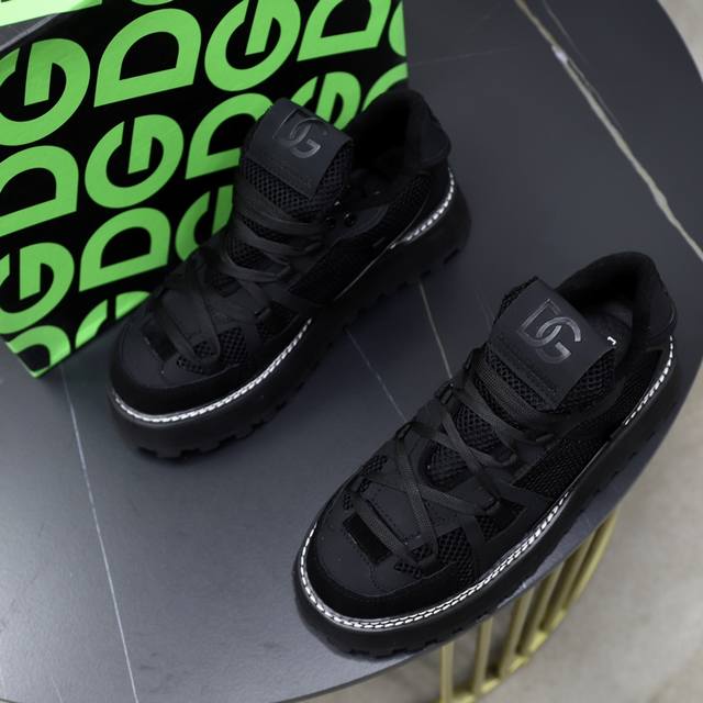 Official website synchronization, couple style DOLCE